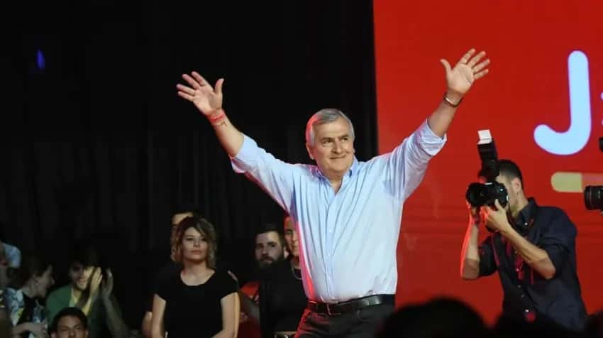 Gerardo Morales lanza su precandidatura presidencial por la UCR con un acto en el teatro Gran Rex