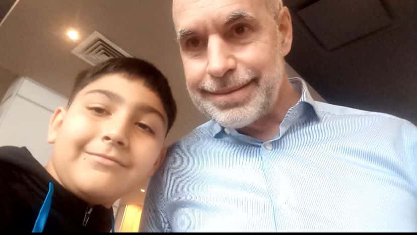 Tiene 11 años, salió del colegio y se encontró con Rodríguez Larreta en el McDonald's de Vicente López: "¿Sale selfie?"