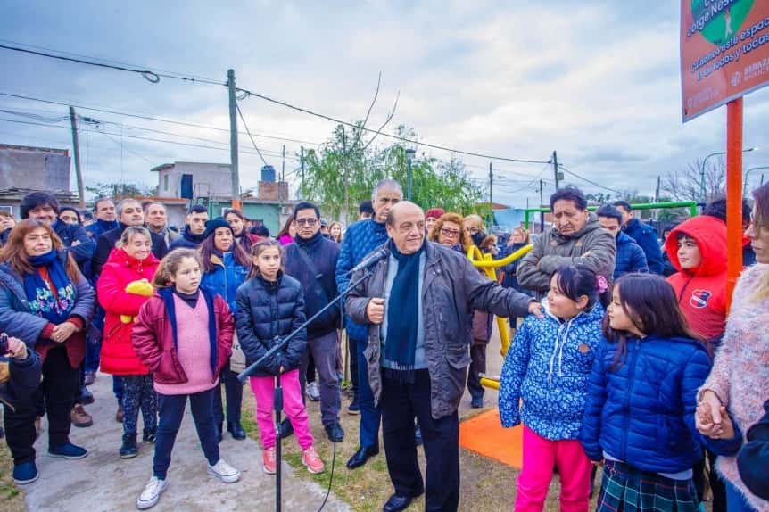 Berazategui: nombraron “Paseo Concejal Jorge Néstor Vega” a un sector de la plaza Eva Perón