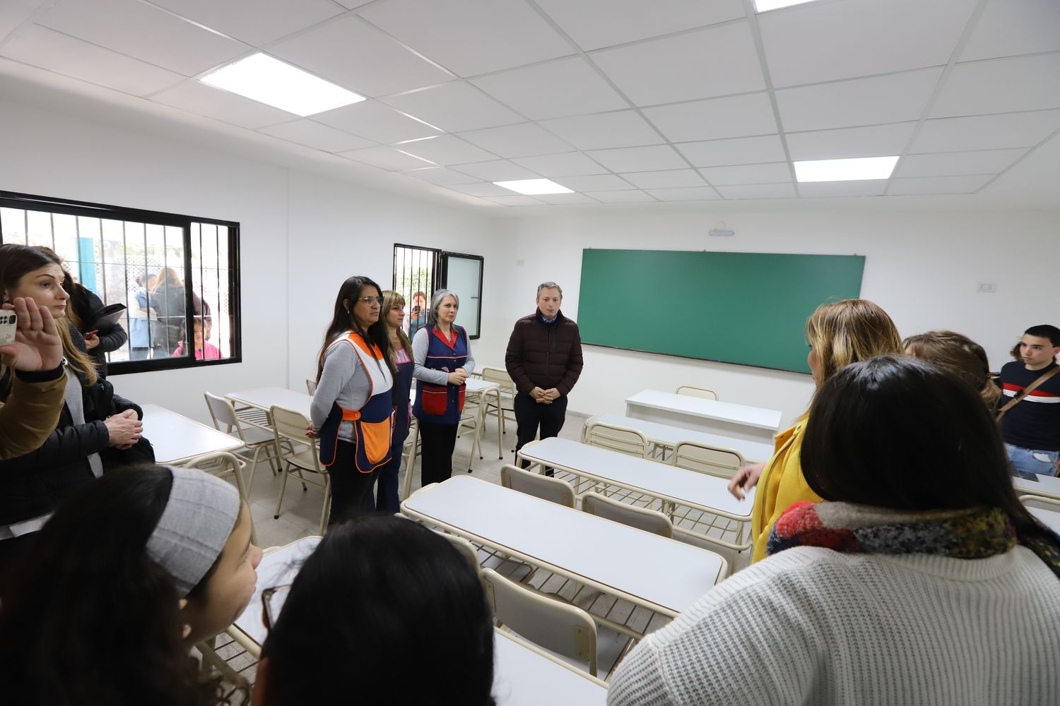 Esteban Echeverría: Gray inauguró obras en la Escuela Primaria N°6 de Monte Grande