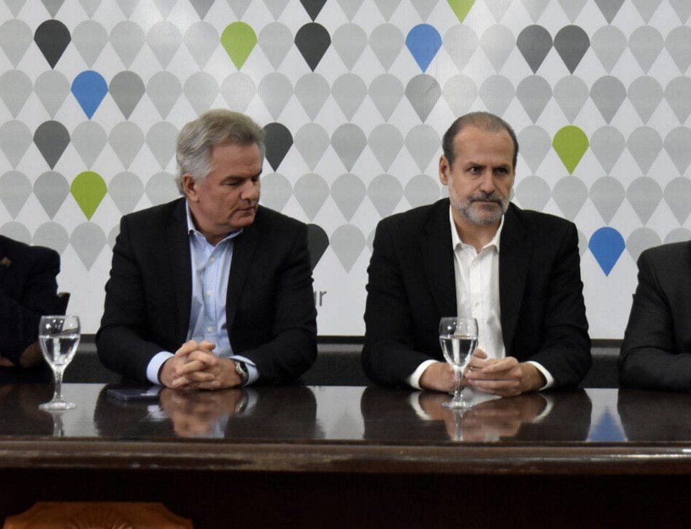 Batacazo del peronismo en Bahía Blanca: El intendente de Juntos convocó a Susbielles para un "proceso de transición"