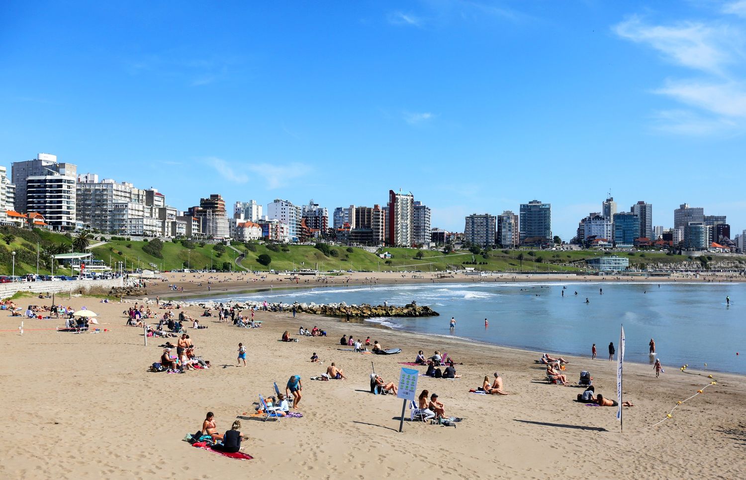 Verano 2024 en Mar del Plata: Los hoteleros esperan la definición del balotaje para dar las tarifas de temporada