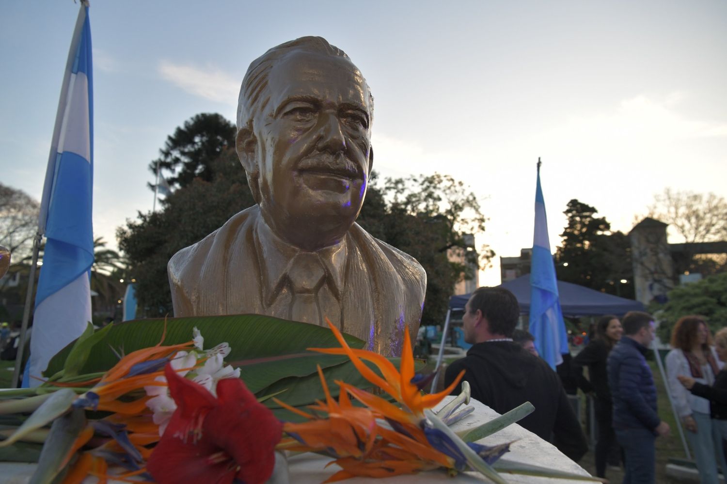 Ituzaingó: Homenaje a Alfonsín a 40 años del retorno de la democracia