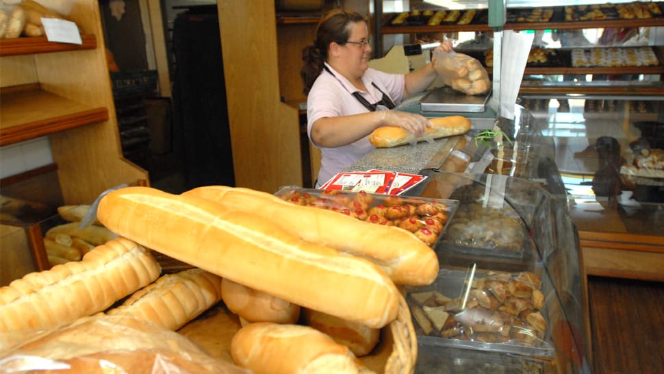 Acuerdo con panaderos bonaerenses para vender el kilo a $ 1.500 hasta el 31 de diciembre: en qué municipios se consigue