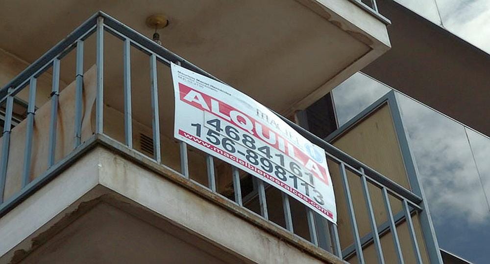 Empresas inmobiliarias marchan a Olivos en rechazo de la Ley de Alquileres