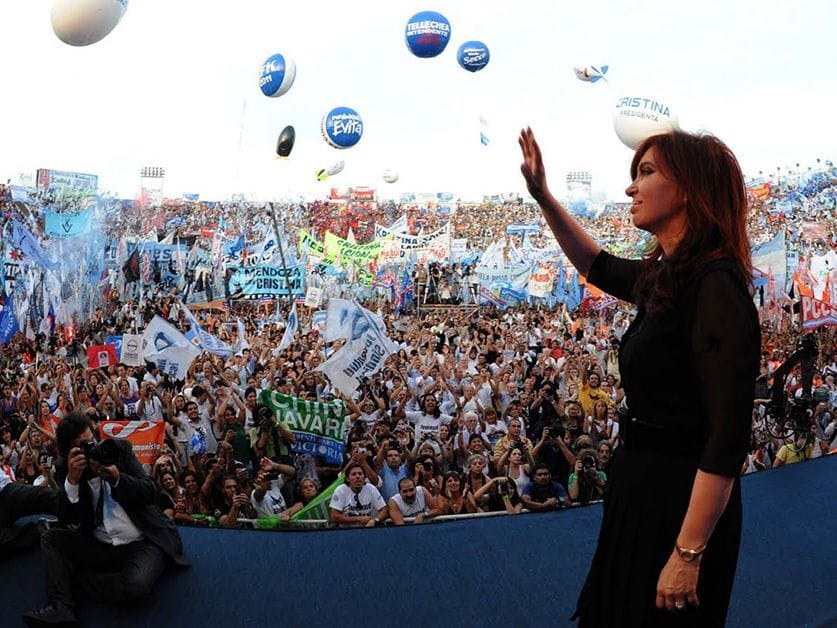 Cristina relanza su campaña con un "acto multitudinario" en Florencio Varela