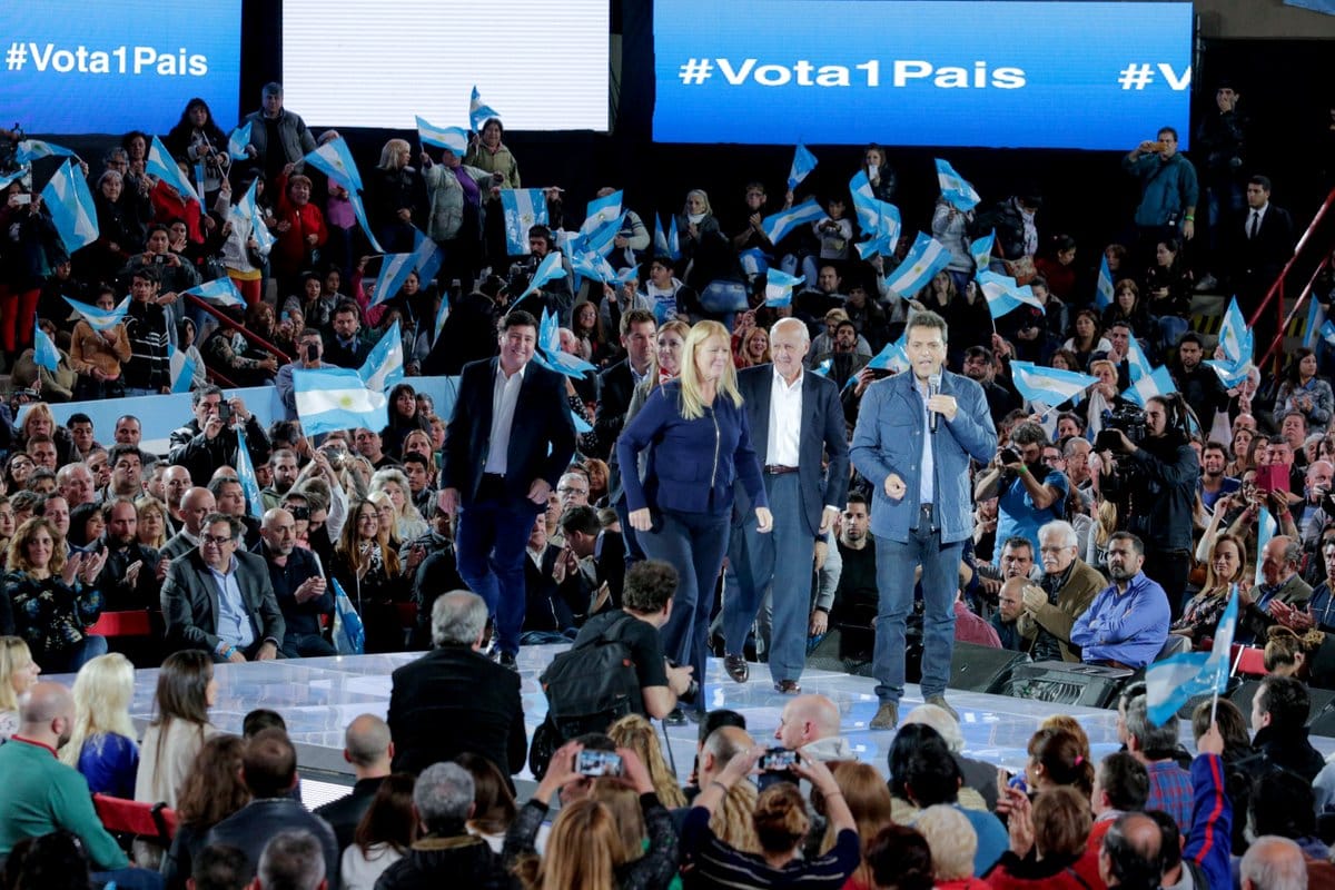 Massa: "'Ni Macri ni Cristina, Argentina es el mensaje"