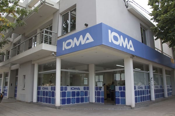 Más problemas con IOMA: Farmacéuticos a un paso de cortar el servicio a los afiliados