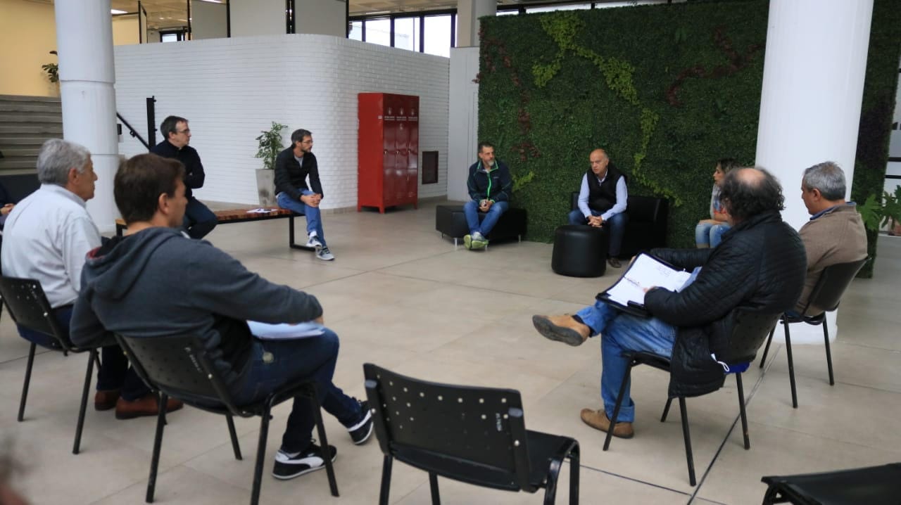 Lanús: Grindetti encabezó comité de emergencias con concejales y consejeros escolares