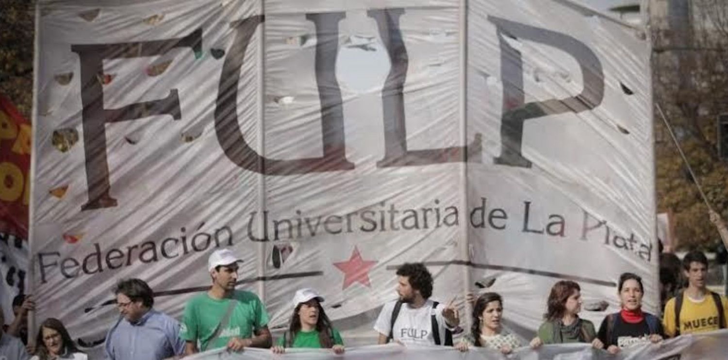 La Plata: Marcha de la FULP bajo el lema "sin educación no hay futuro"