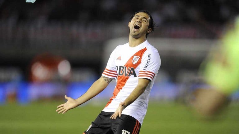 River aplastó a Independiente y se afianzó en la cima del campeonato