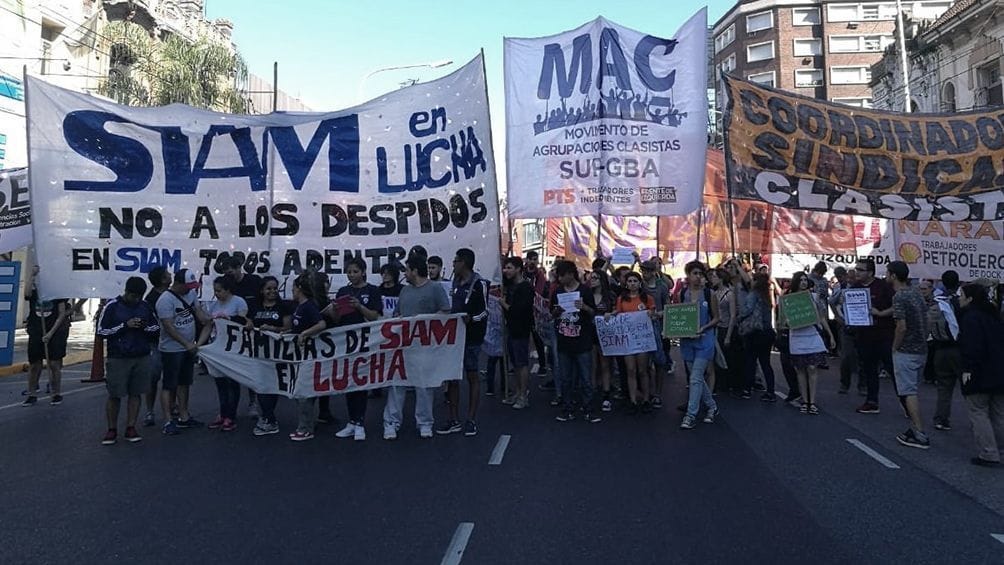 Trabajadores de SIAM cortan el Puente Pueyrredón y piden la intervención de Vidal