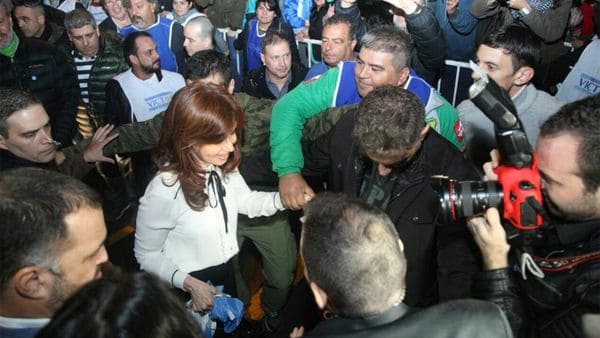 Cristina dijo que "si es necesario" será candidata y destrozó a Macri