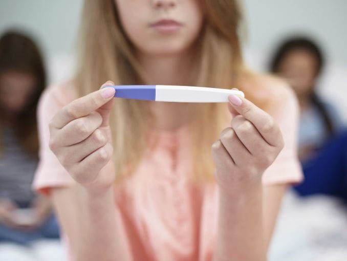Defensoría bonaerense reclama la ESI: A mayor escolarización disminuye el embarazo adolescente