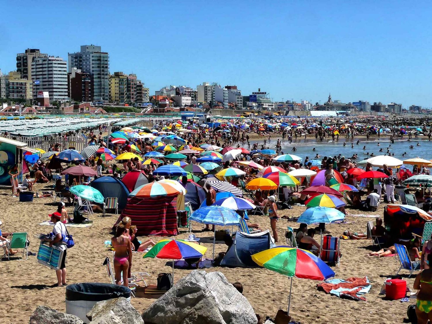 Mar del Plata aprovecha el supercepo y el dólar alto y crece en turismo