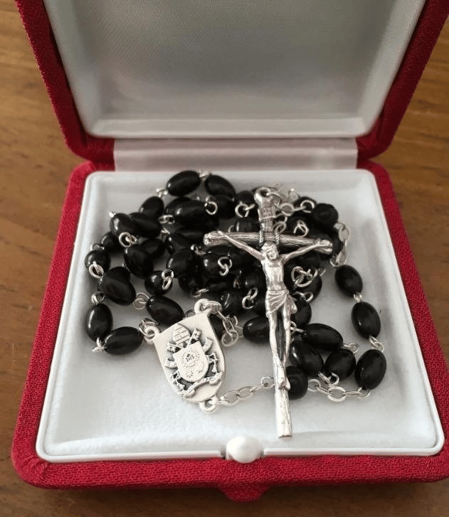 El Papa Francisco le envió un rosario a Amado Boudou, que se encuentra preso en Ezeiza