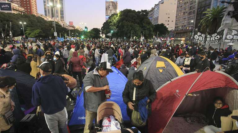 Piqueteros preparan protesta de tres días en todo el país en reclamo de más planes sociales