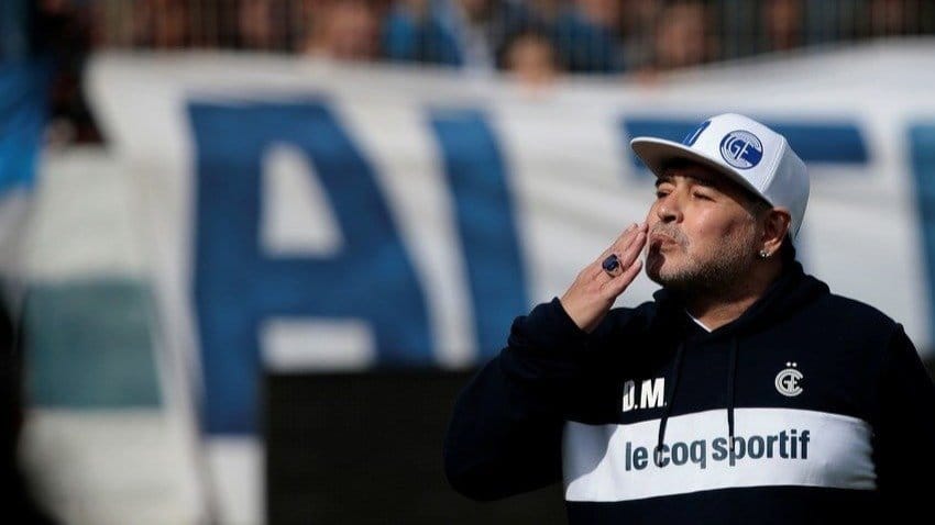 Un año sin Maradona: Hinchas de Gimnasia levantarán un altar en homenaje a Diego con 2.222 velas