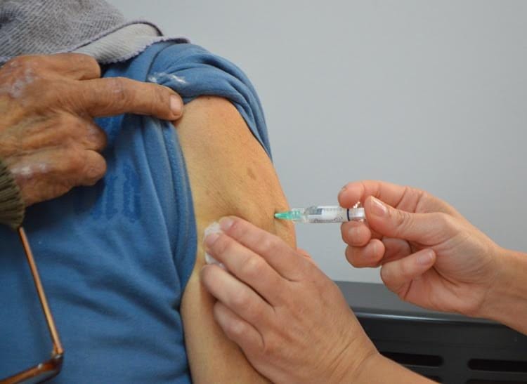 Pami comenzó a aplicar la vacuna contra la gripe