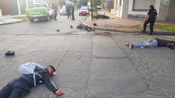 Video: Delincuente muere tras chocar contra un patrullero con la moto que acababa de robar en San Martín