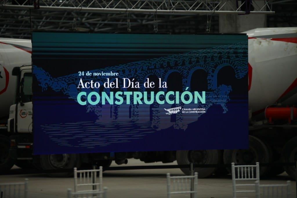 Alberto Fernández participa del acto por el Día de la Construcción