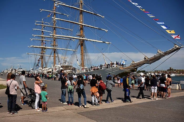 Mar del Plata: Casi 10 mil personas ya visitaron la Fragata Libertad