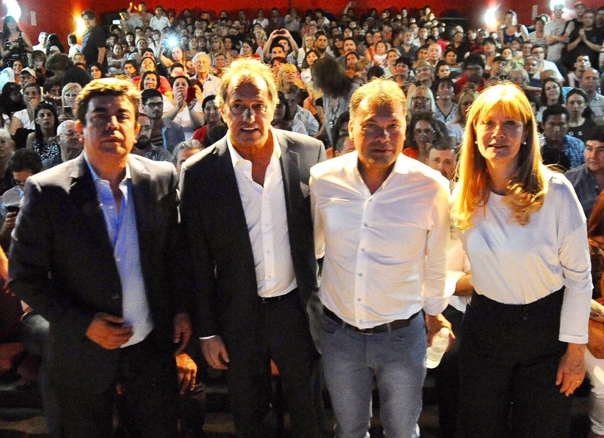 Elecciones 2017: Scioli de campaña en Moreno