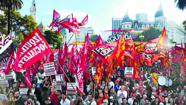 Día del Trabajador: Sin acto oficial y con marcha de la izquierda a Plaza de Mayo