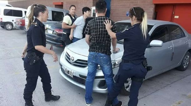 Feroz pelea entre chinos en un supermercado mayorista de Bahía Blanca