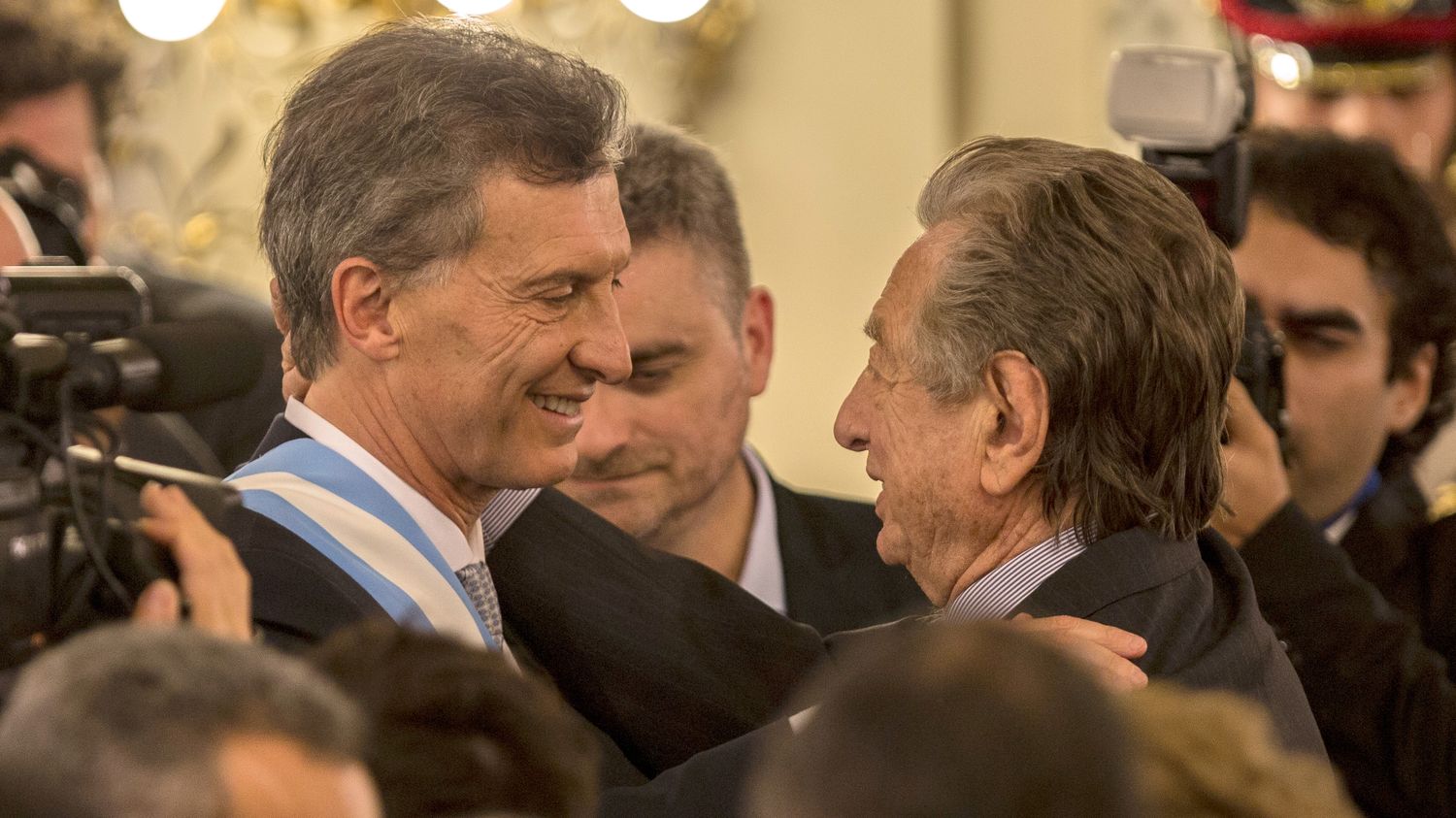 Escándalo por decreto de Macri que autoriza a familiares de funcionarios a ingresar al blanqueo de capitales