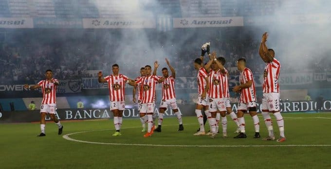 Festeja "Chiqui" Tapia: Barracas Central le ganó a Quilmes y jugará en Primera