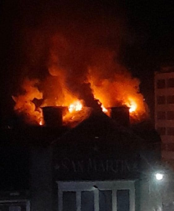 Mar del Plata: Voraz incendio destruyó gran parte del ex cine San Martín