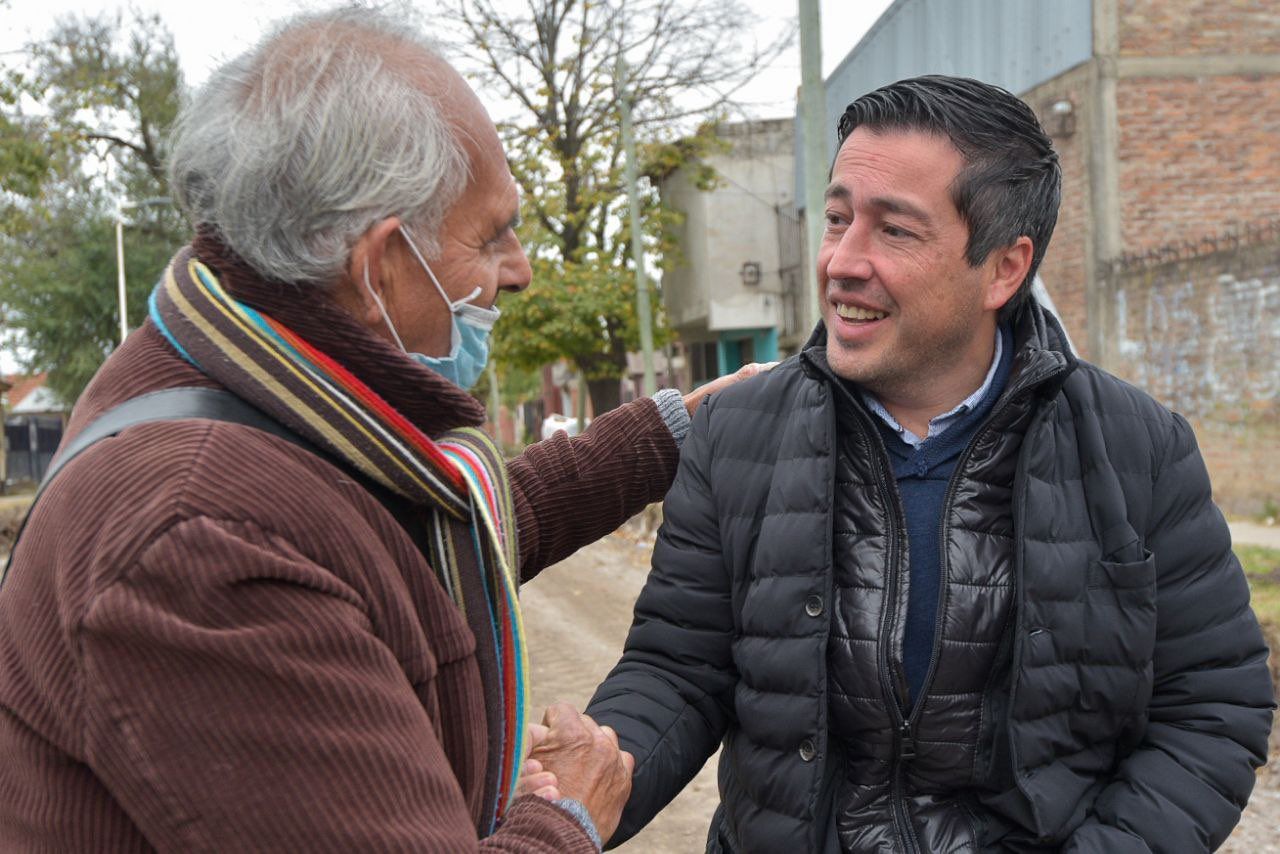 Malvinas Argentinas: Correa y Nardini supervisaron obra de pavimentación del barrio Grand Bourg Sur