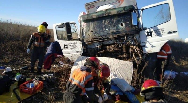 Daireaux: Camionero fue atacado por transportistas que hacían un piquete, chocó y murió