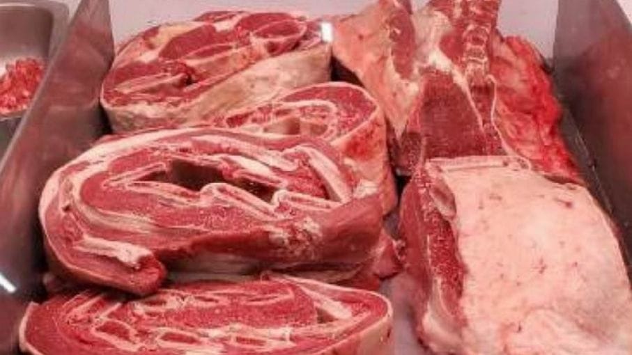 Castelli: Echarren anunció acuerdo local para bajar casi a la mitad el precio de la carne