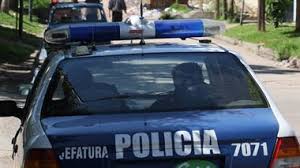 Mujer denunció que la secuestraron, torturaron y violaron entre 7 policías en comisaría de Lomas de Zamora
