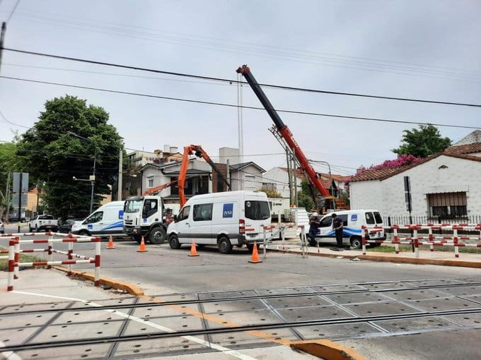 Vicente López: AySA finalizó la instalación de una gran válvula para mejorar el servicio