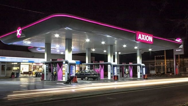 Nuevo golpe al bolsillo: Axion y Shell subieron los precios de los combustibles