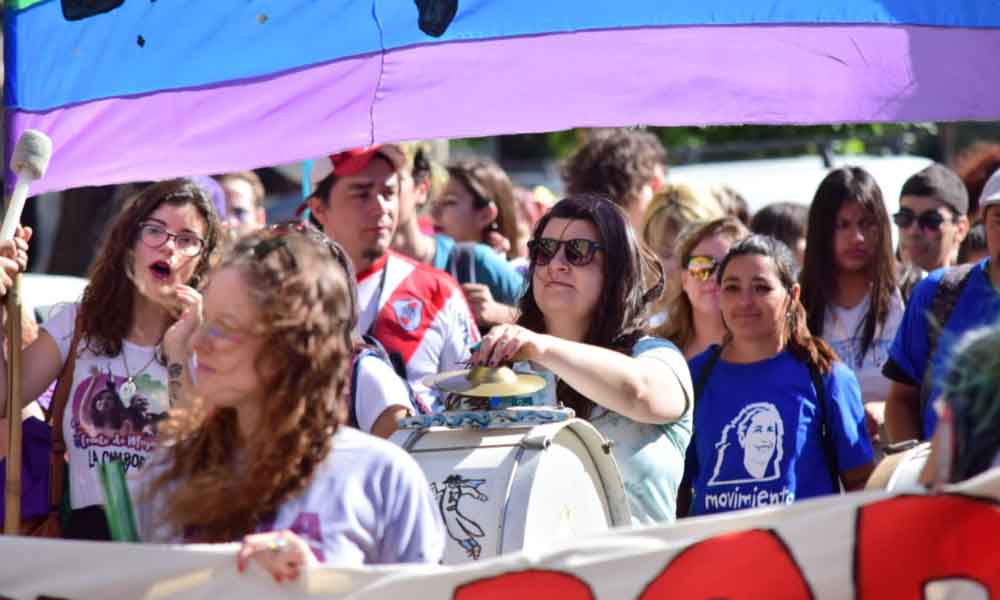 Se realizó la novena Marcha del Orgullo en Bahía Blanca y reclamaron por el cupo laboral trans