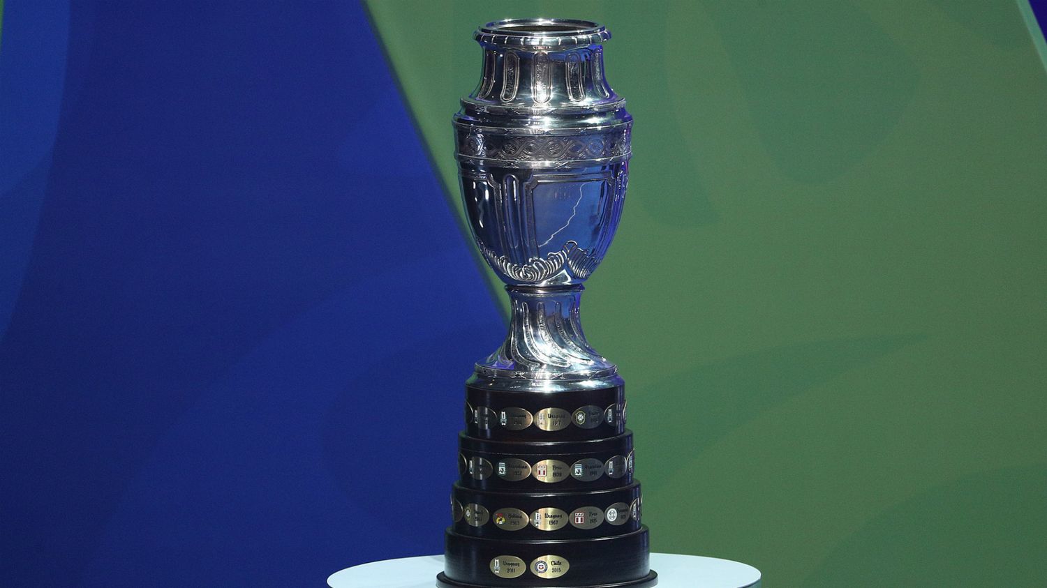 Tras las idas y vueltas de Alberto Fernández, la Conmebol decidió directamente suspender la Copa América en Argentina