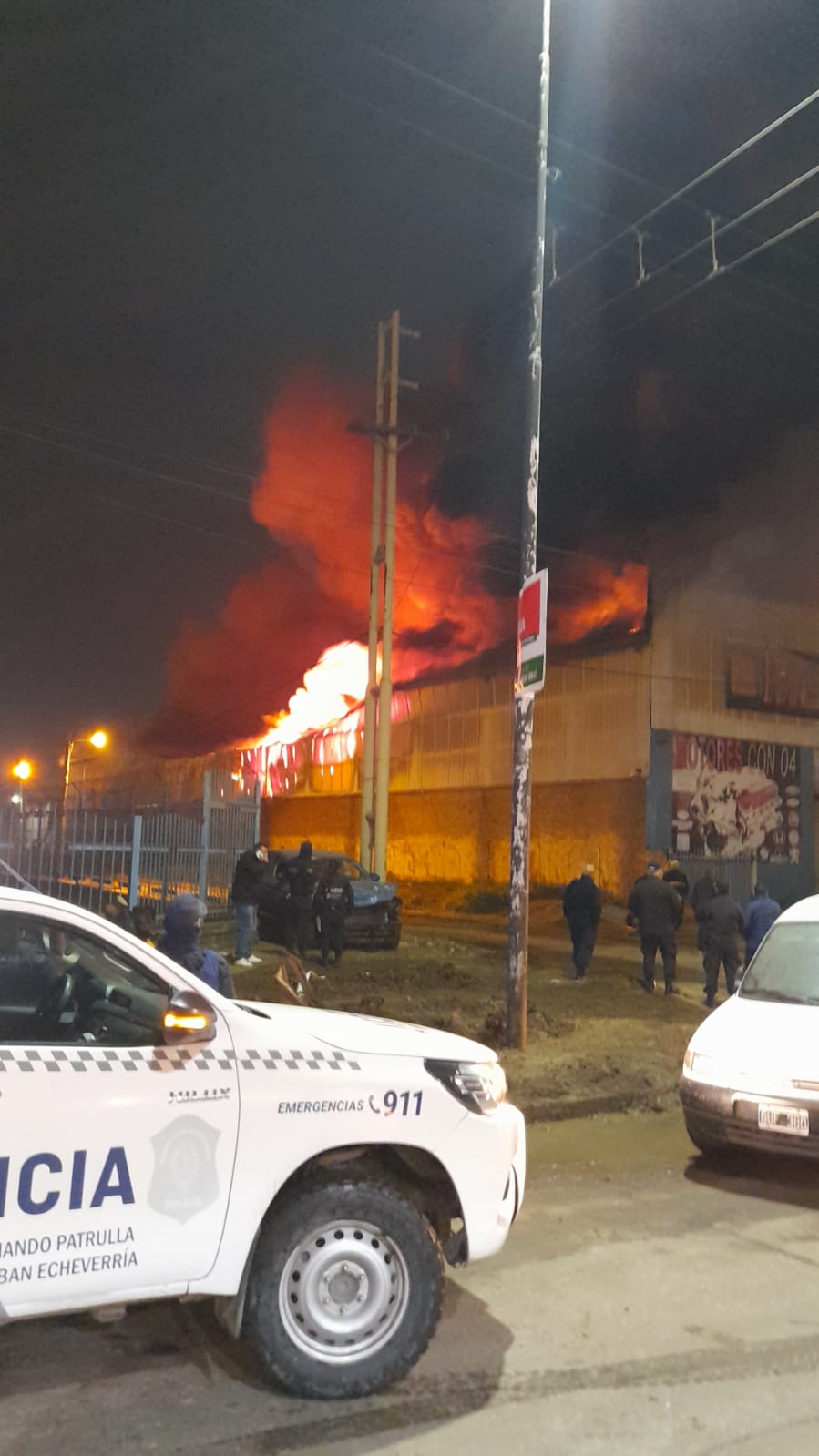 Incendio en depósito de autopartes en Esteban Echeverría