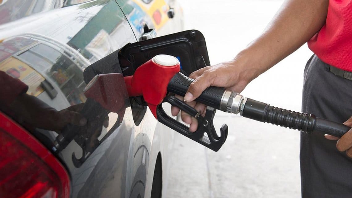 El precio de los combustibles permanecerá congelado hasta octubre