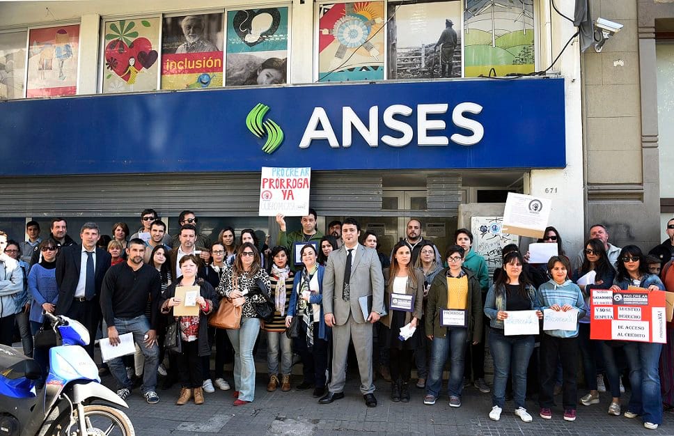 La Plata: Beneficiarios del Procrear pidieron respuestas frente a Anses