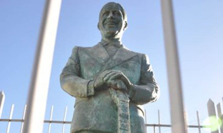 Olavarría: Polémica por reubicación del monumento a Carlos Gardel 