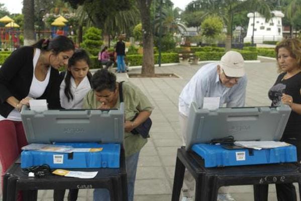 Elecciones Salta 2015: Cerró la votación y se aguardan los resultados
