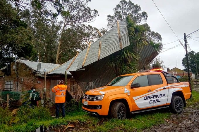Temporal en Mar del Plata: Voladura de techos, cortes de luz y familias asistidas