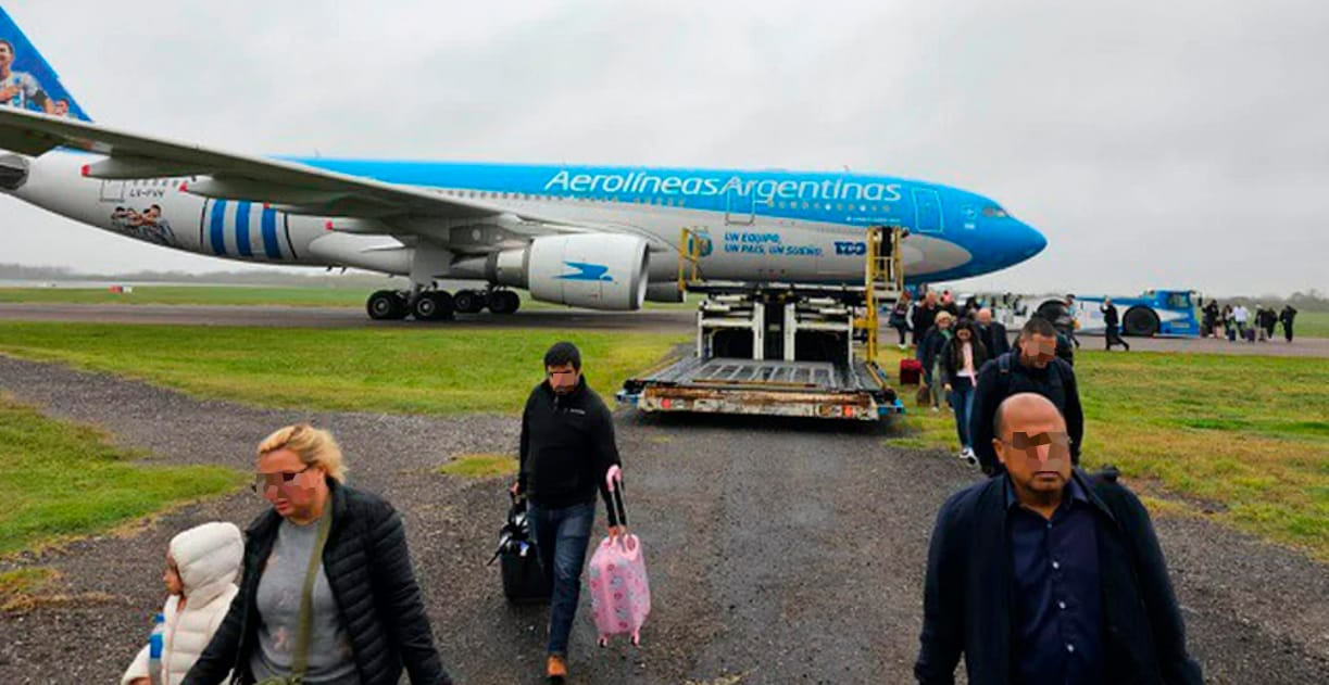 Declara la azafata de Aerolíneas Argentinas detenida por la amenaza de bomba en un vuelo a Miami