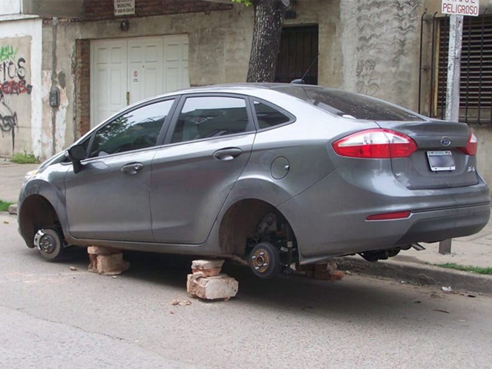 Conflicto con el sector del neumático: Se disparó el robo de cubiertas