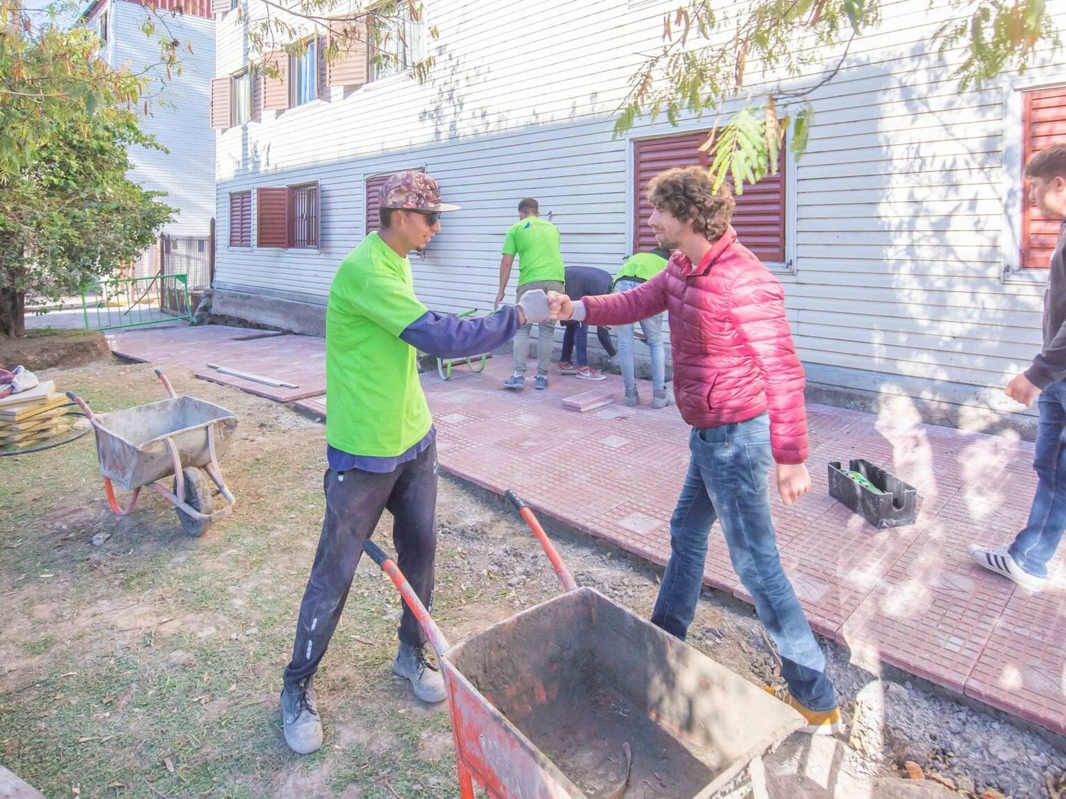 San Fernando: Juan Andreotti visitó la obra de renovación de la calle Carlos Casares