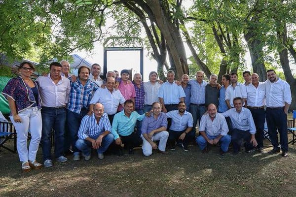 Más de 20 intendentes bonaerenses del FpV se reunieron con Máximo Kirchner